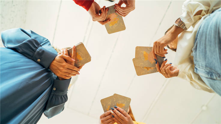 4 people playing with open cards